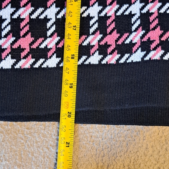 Soho Apparel Black and White Mini Skirt Work Size 1x Will Fit LG. Houndstooth - Picture 6 of 7